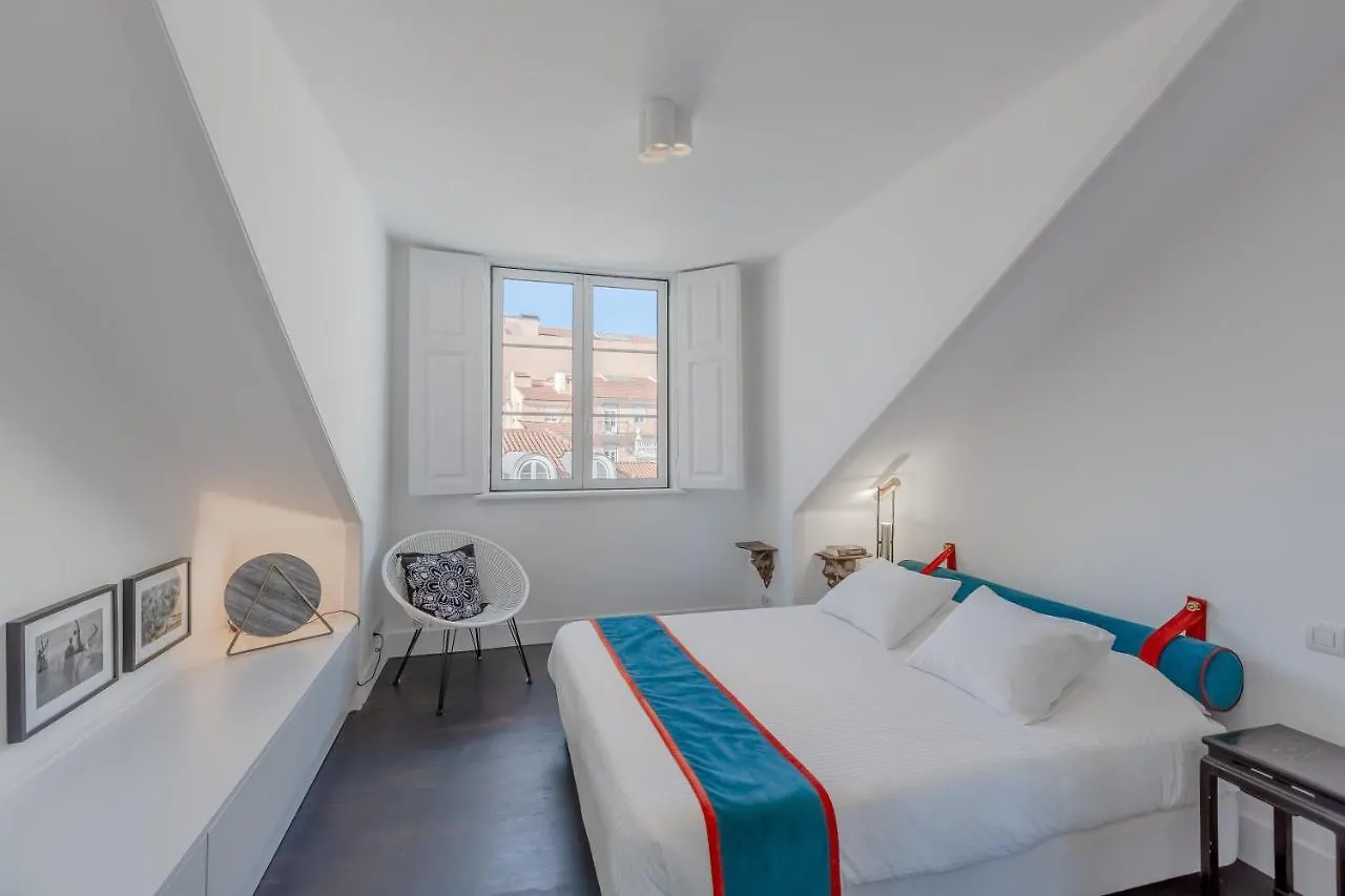 Principe Real Charming Garden View Flat At The Heart Of Lisbonアパートメント アパート