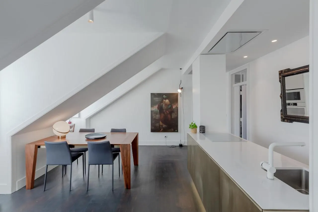 Principe Real Charming Garden View Flat At The Heart Of Lisbonアパートメント アパート リスボン