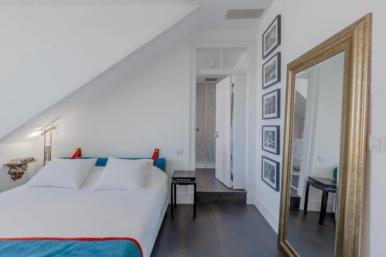 Principe Real Charming Garden View Flat At The Heart Of Lisbonアパートメント アパート リスボン