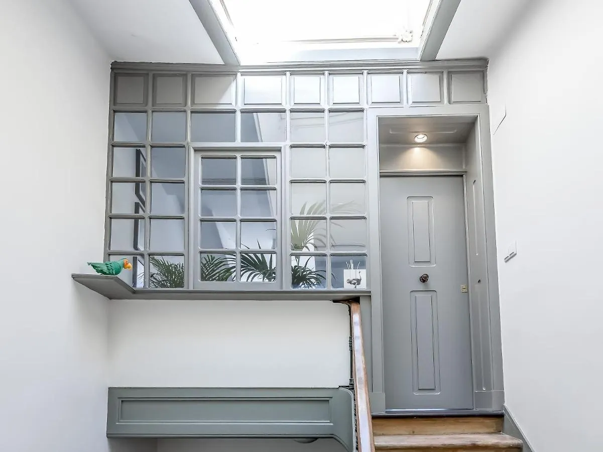 Principe Real Charming Garden View Flat At The Heart Of Lisbonアパートメント ポルトガル